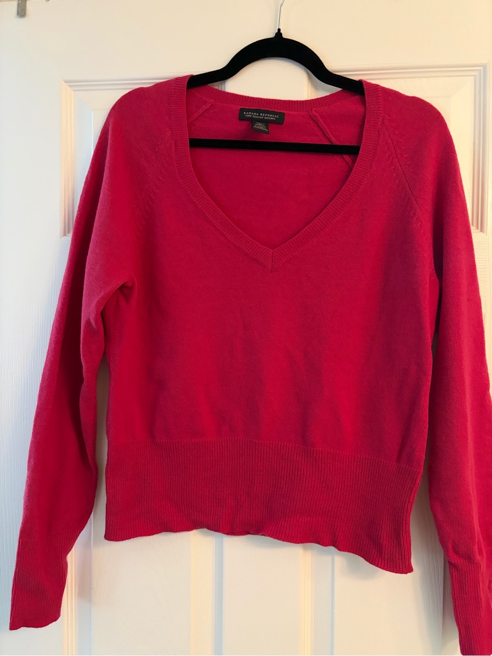 Banana Republic Women's V-Neck Sweater in Bright Pink